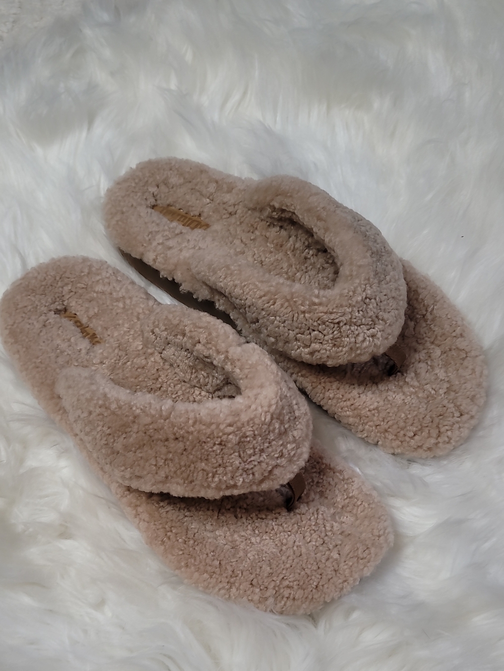 Olukai Womens Kīpe'a Heu Fuzzy Slipper Sandals Tan - Picture 7 of 8